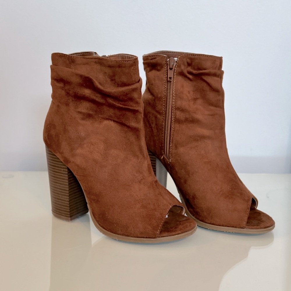 Bella Marie Open Toe Bootie | Whiskey Suede | size 6